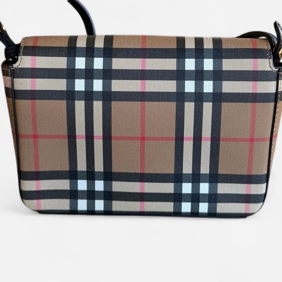 BURBERRY
Hampshire Crossbody Bag✨ - Picture 6 of 6